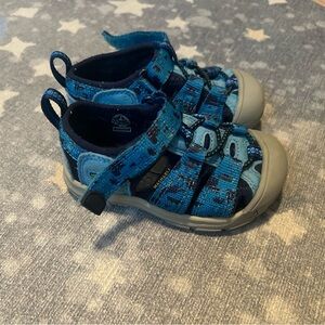 Keen Blue Patterned Kids Sandals